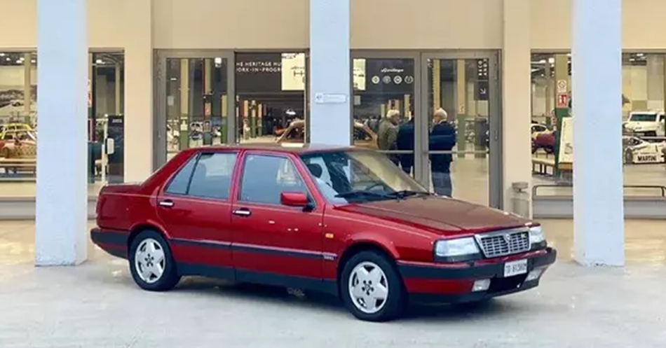 Lancia Thema 8.32: nel 2026 la berlina con cuore Ferrari compie 40 anni.