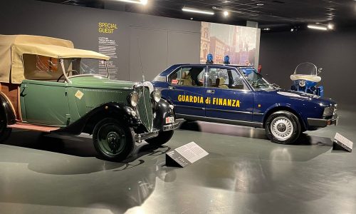 Targhe Oro ASI per i veicoli storici della Guardia di Finanza al Mauto.