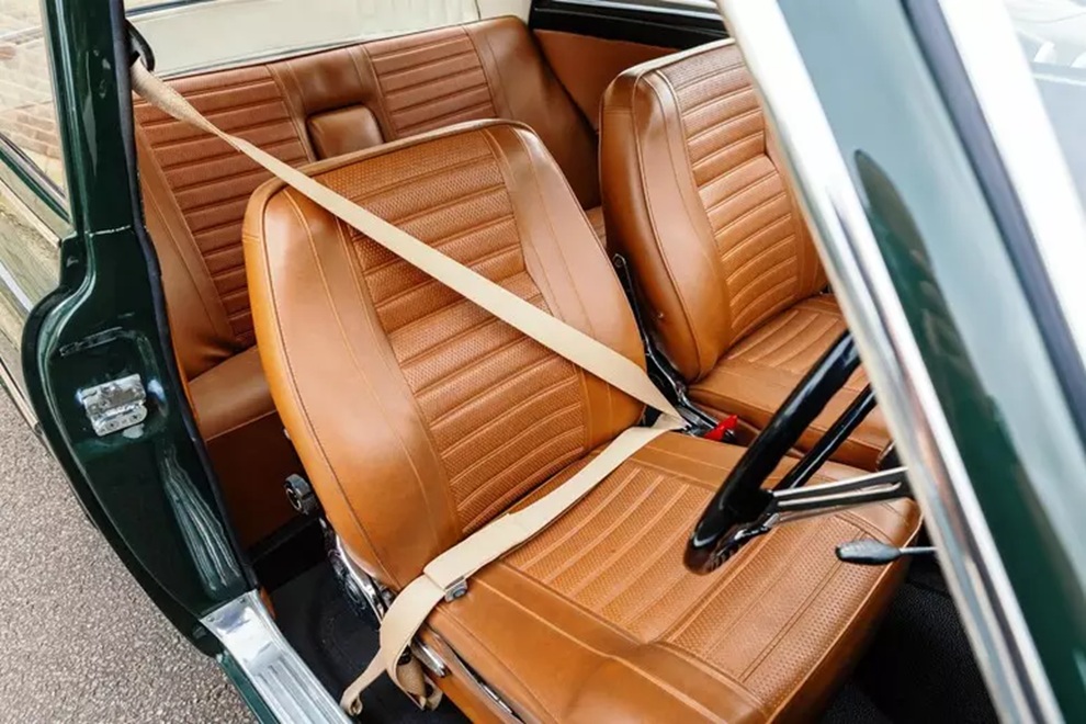 Volvo celebra 70 anni di sicurezza, con nuova innovazione.