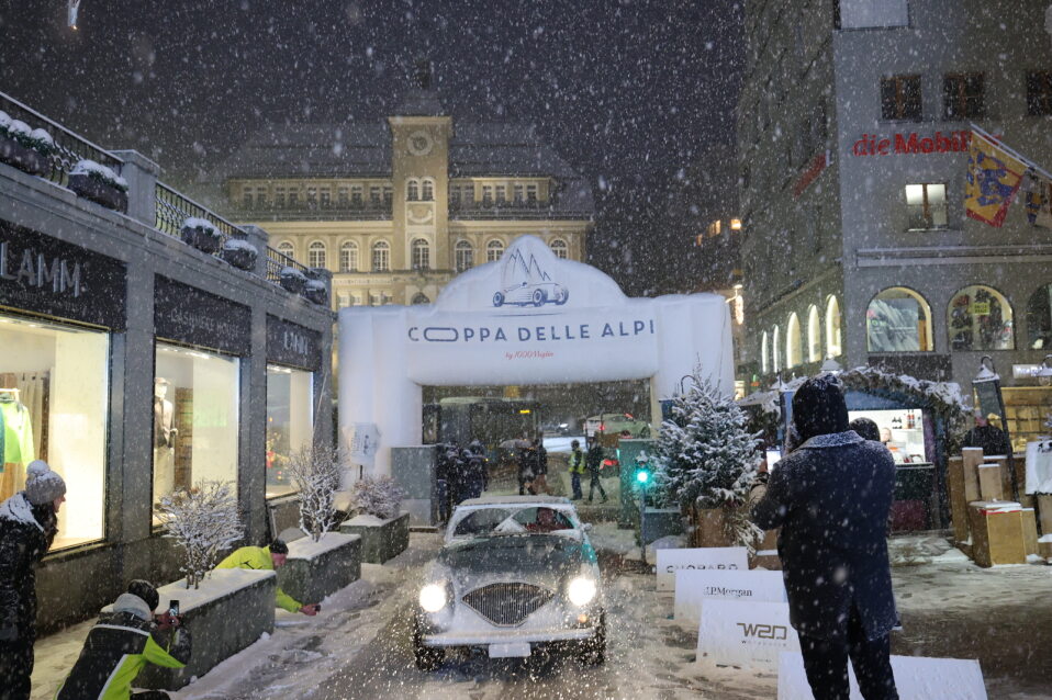 Coppa delle Alpi St. Moritz Edition: la sfida invernale della 1000 Miglia accende i motori.