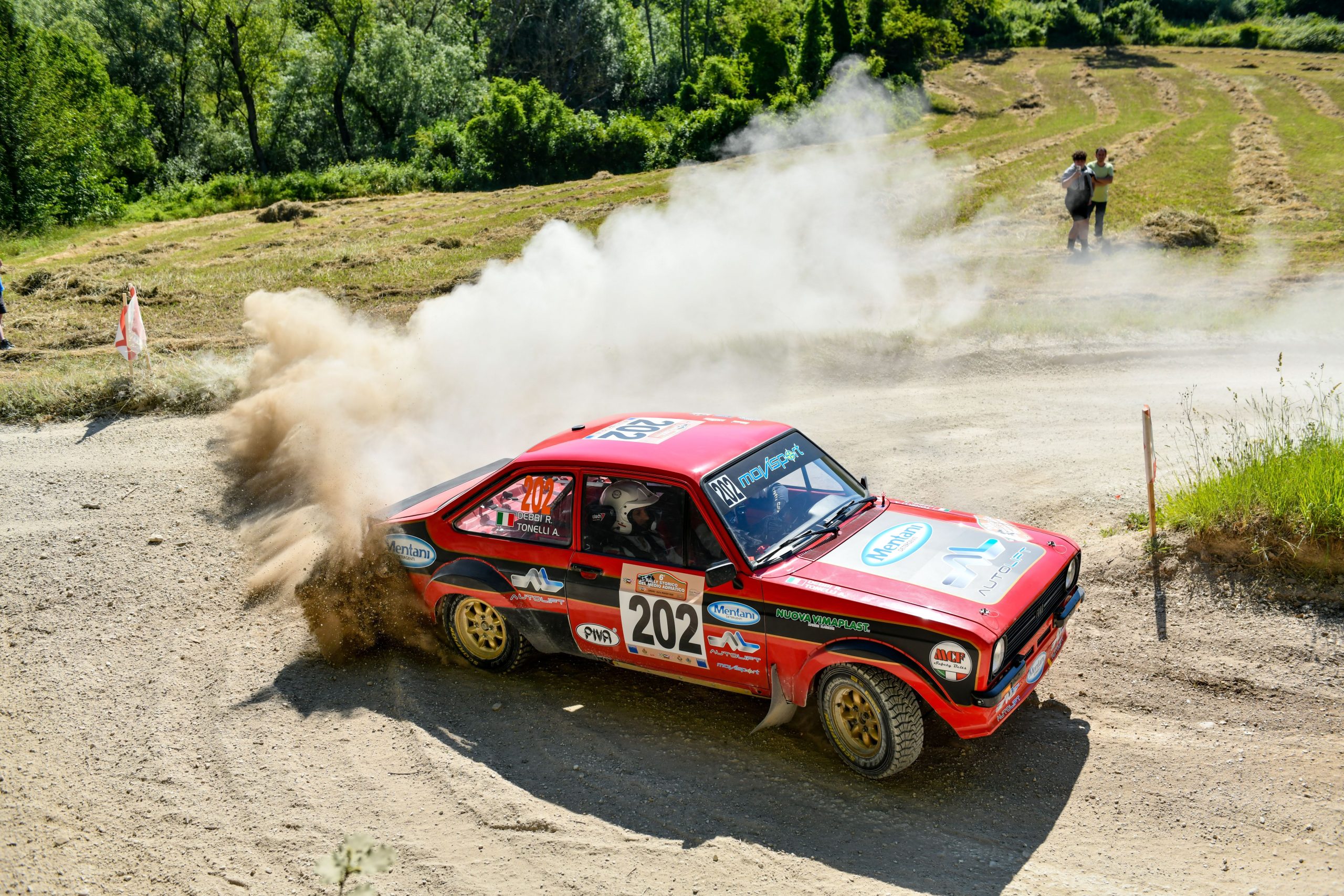 Tonelli domina il Rally Storico del Medio Adriatico: sugli sterrati marchigiani vince la Ford Escort RS.