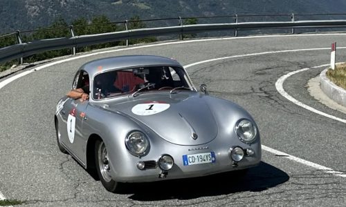 Cisalpina Classic Race: i fratelli Sangiovanni dominano in Valle d’Aosta, trionfo di equilibrio e precisione tra storia e Gran Turismo.