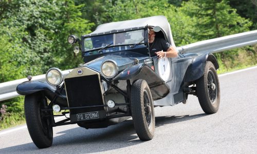 Fontanella e Scarabelli conquistano la Coppa d’Oro delle Dolomiti 2026 con la Lancia Lambda Spider Casaro.