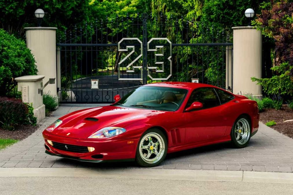 La Ferrari di Michael Jordan: quando il mito dei Bulls incontrò il V12 di Maranello.