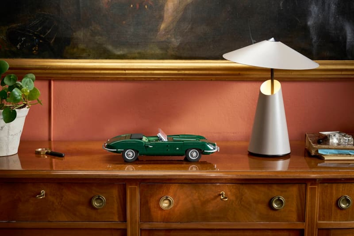 Jaguar E-Type: la leggenda britannica torna in LEGO® Icons.