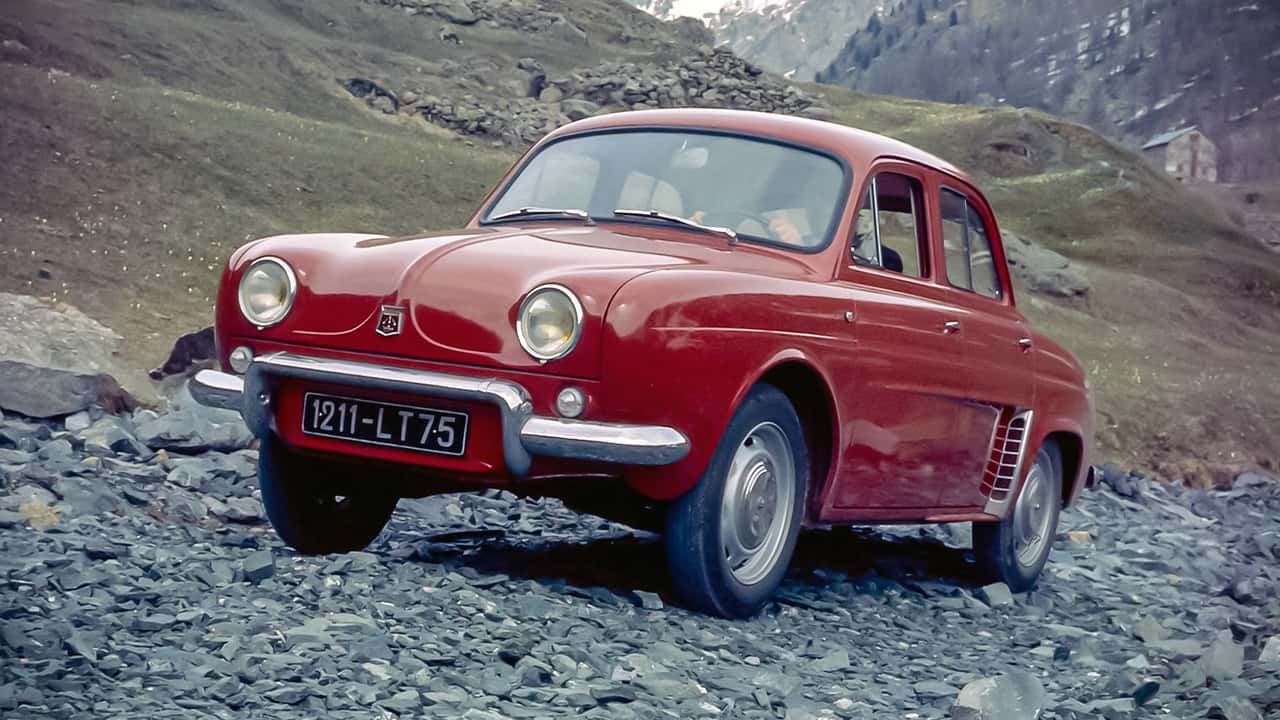 70 anni di Renault Dauphine: l’auto che cambiò il volto della Renault.